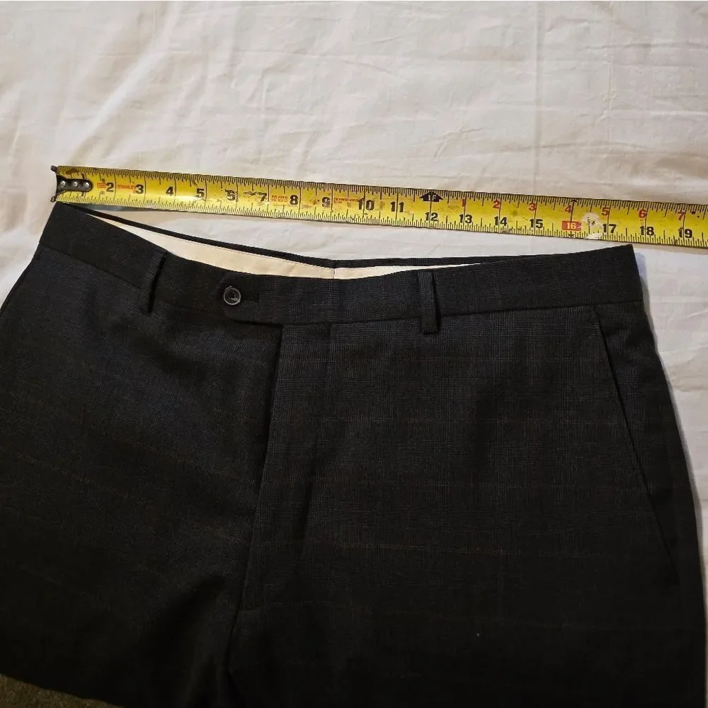 Jos. A. Bank Chatcol Brown Plaid Suit Size 43R Pants Are 36/31